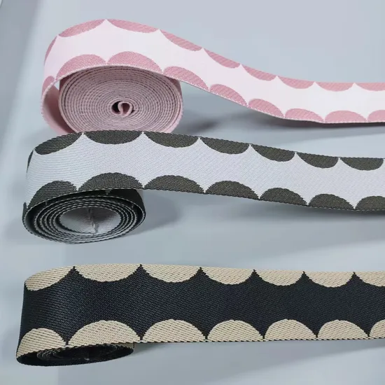 Großhandel für Hundegeschirr, verstellbares Haustier-Trainingshalsband, Haustierbedarf, Weihnachtsprodukte, einziehbare Hunde-Trainingsleine mit Nylon-Polyester-Beschichtung, Leder-Seilleine